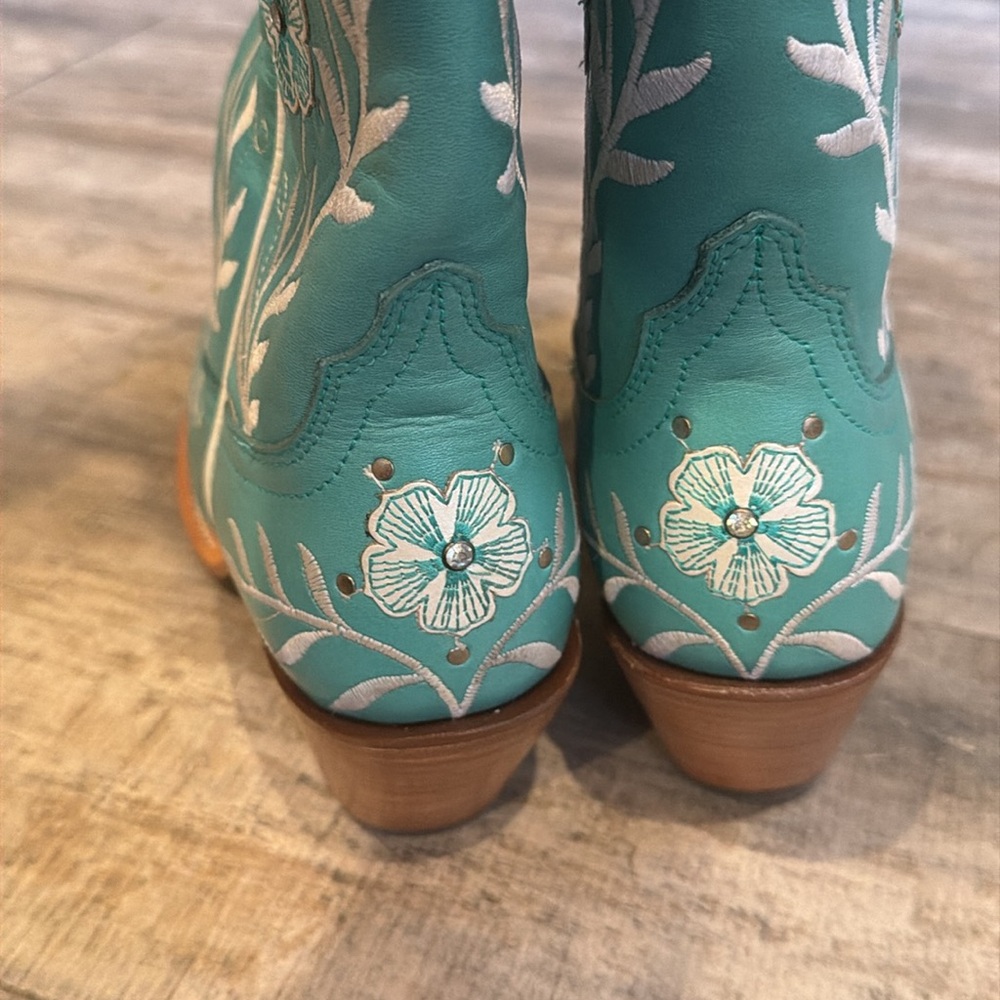 Ariat boots - Picture 2 of 7